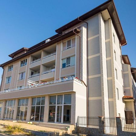 Hiora Apartments Vasiliko Tsarevo Exterior photo