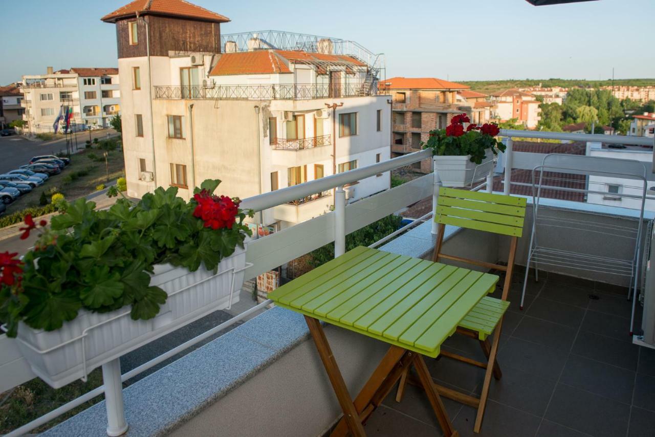 Hiora Apartments Vasiliko Tsarevo Exterior photo