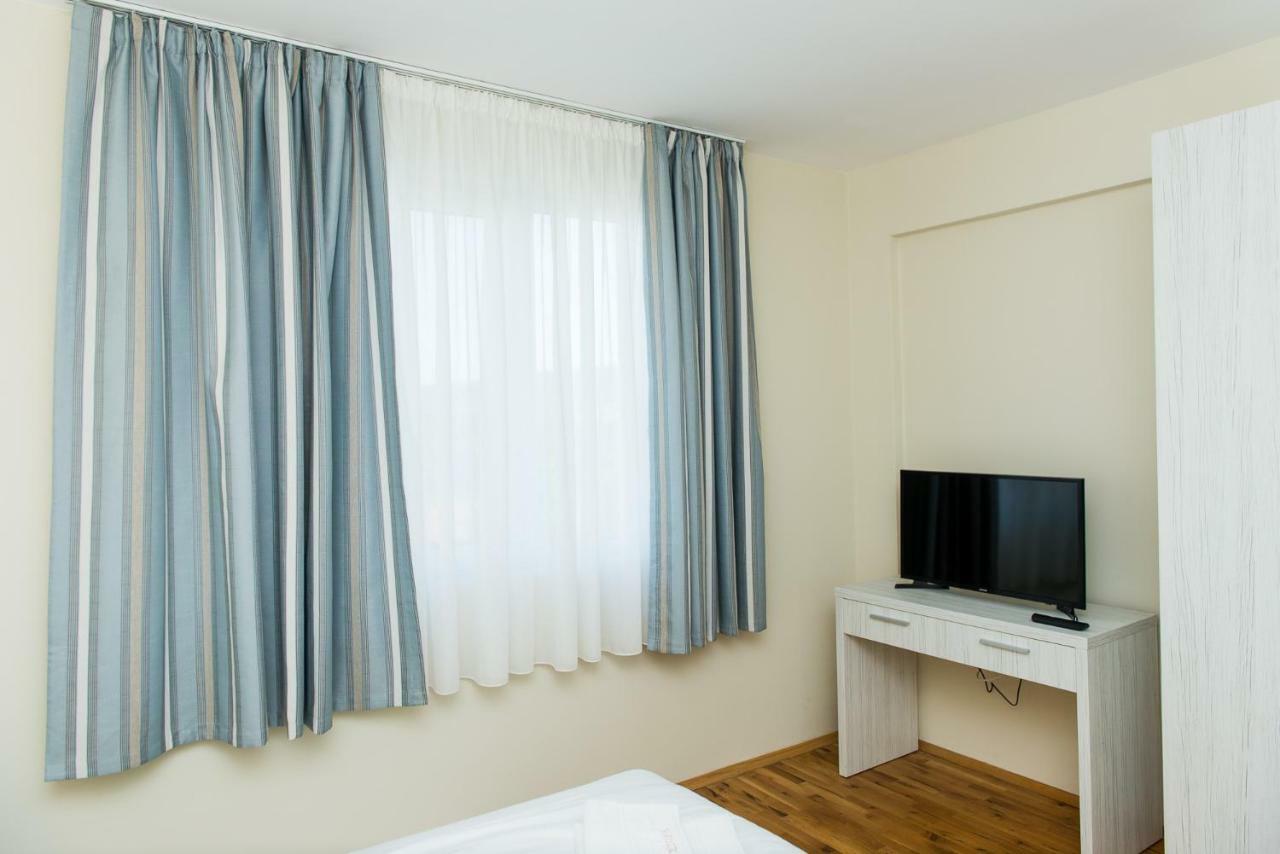 Hiora Apartments Vasiliko Tsarevo Exterior photo