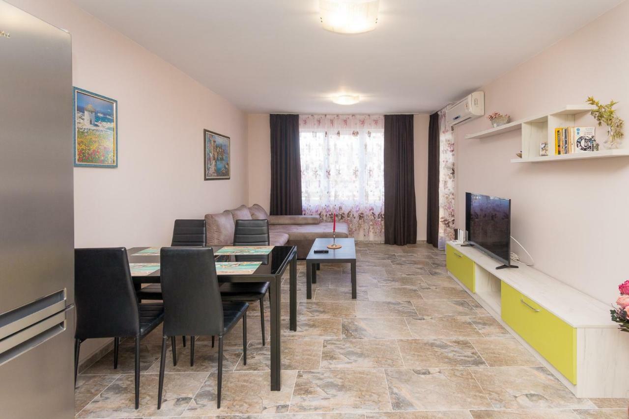 Hiora Apartments Vasiliko Tsarevo Exterior photo