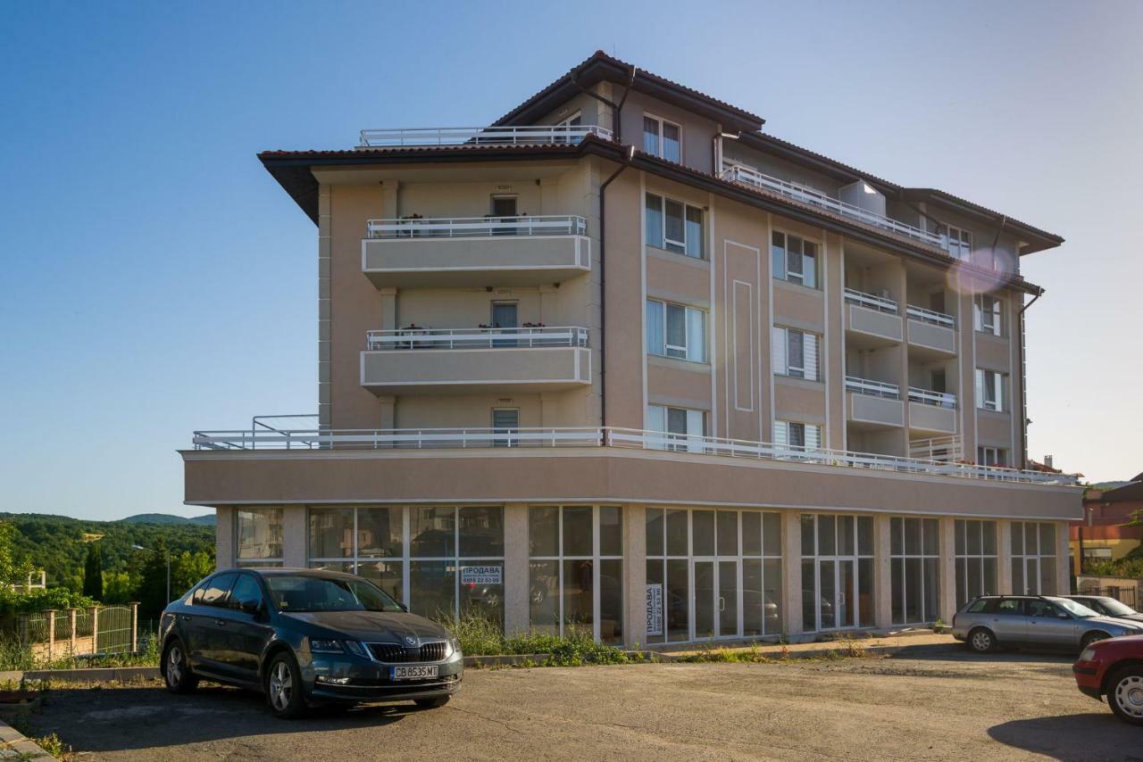 Hiora Apartments Vasiliko Tsarevo Exterior photo