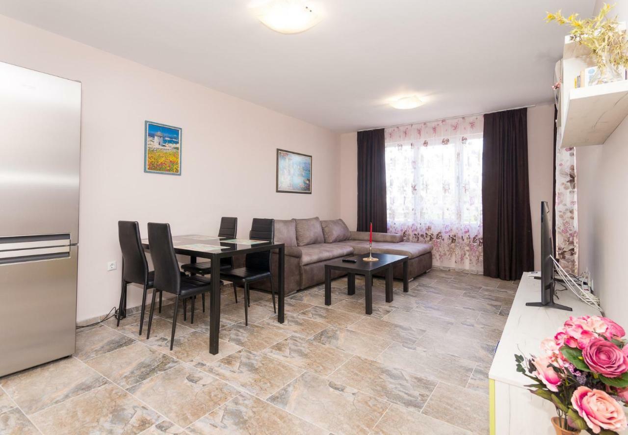 Hiora Apartments Vasiliko Tsarevo Exterior photo