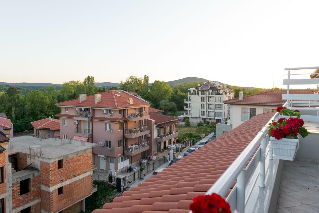 Hiora Apartments Vasiliko Tsarevo Exterior photo